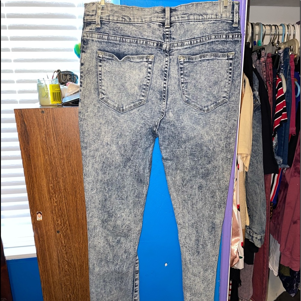 Jeans - Picture 2 of 4